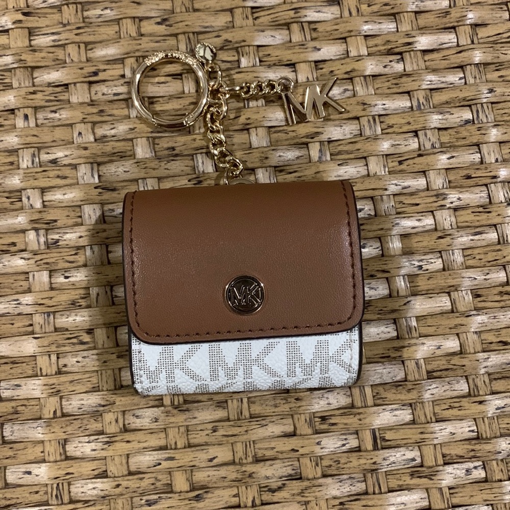 Michael Kors Airpod Pro case